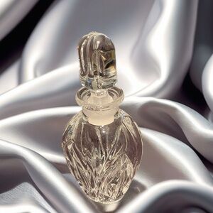 Elegant Clear Glass Perfume Bottle